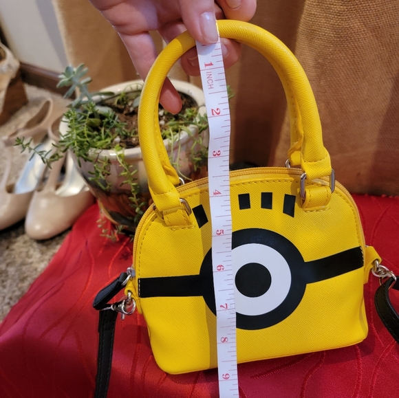 Despicable Me Minion Purse crossbody from Universal Studios. - Picture 3 of 14